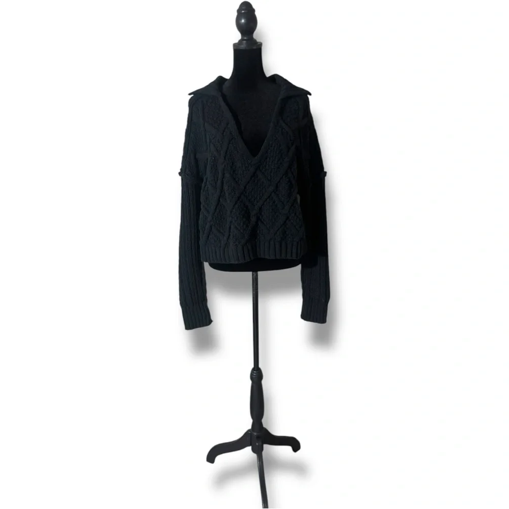 Free People Black/Navy V-Neck Cable Knit Cropped Long Sleeve Sweater With Collar - Picture 6 of 16